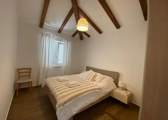 度假居 House With A Parking Space Lovran, Opatija - 9716 洛夫兰
